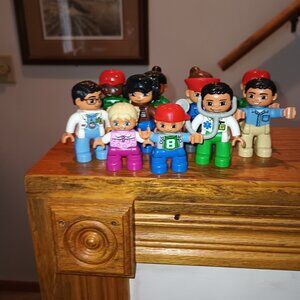 Duplo Lot Of 11 Figure People Pieces Minifigures